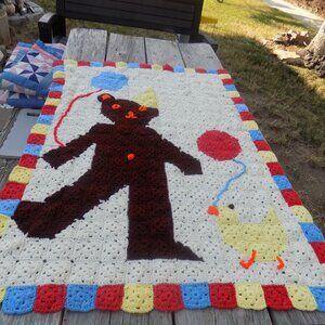 Afghan Granny Square Bear, Balloon Duck Vintage, Baby Afghan,